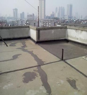 东胜漏水维修 楼顶漏水是什么原因，楼顶漏水维修方法是什么?